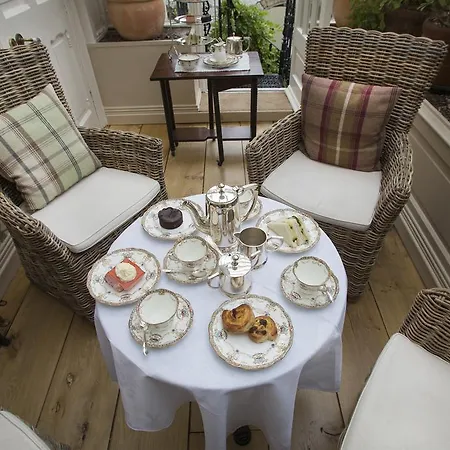 Raheen House Hotel 3*