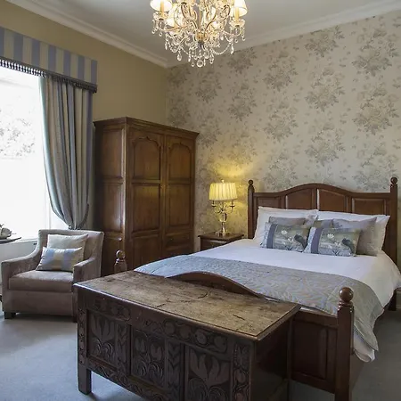 Hotel Raheen House