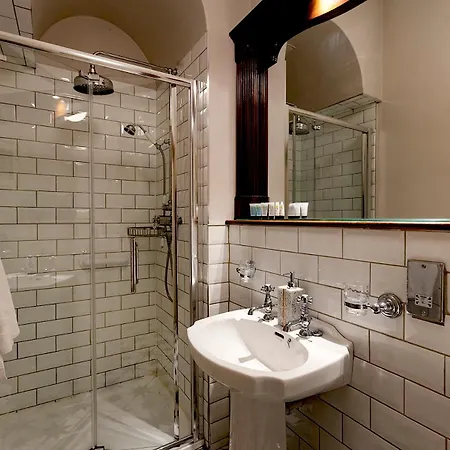 Hotel Raheen House