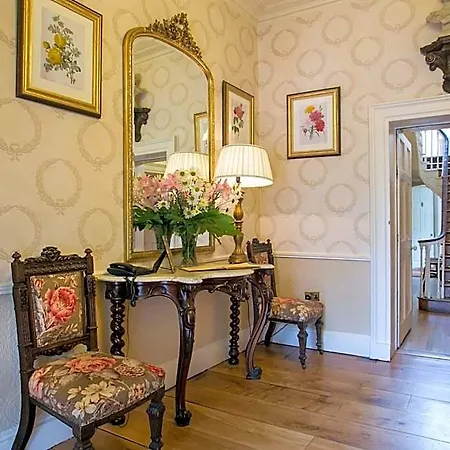 Hotel Raheen House