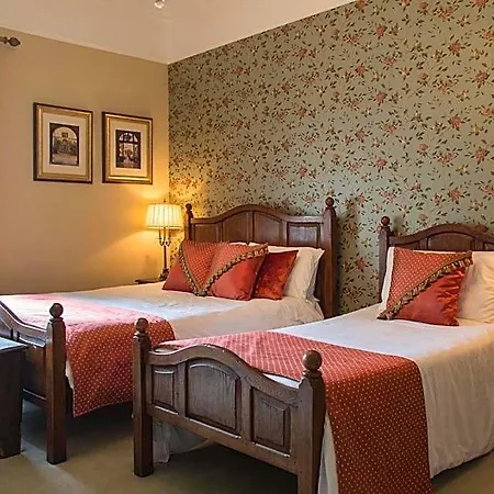 Raheen House 3*
