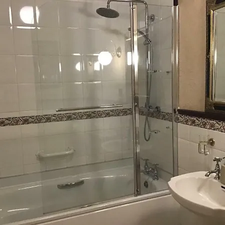 Hotel Raheen House 3*