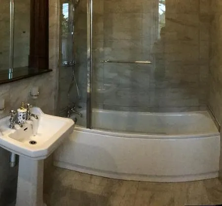 Hotel Raheen House